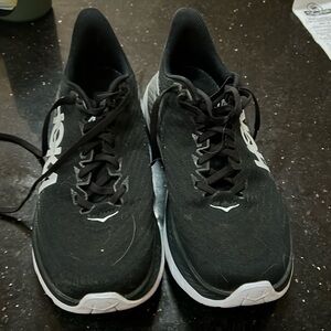 Women’s 10.5 Hoka Mach 5
